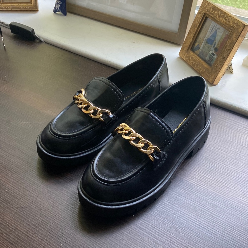 Streetwear Society platform black loafers with gold chain embellishment size 7